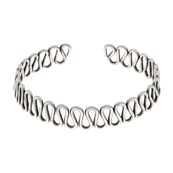 Open wavy bangle bracelet